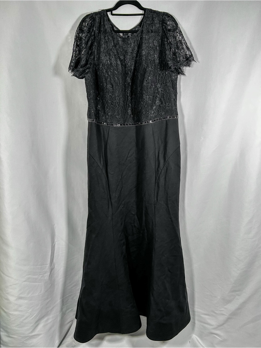 Mac Duggal Black Beaded Lace Mermaid Evening Gown Formal Wedding